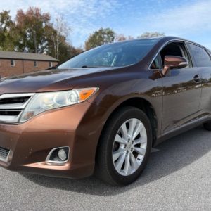 Alternative view of 2013 Toyota Venza LE